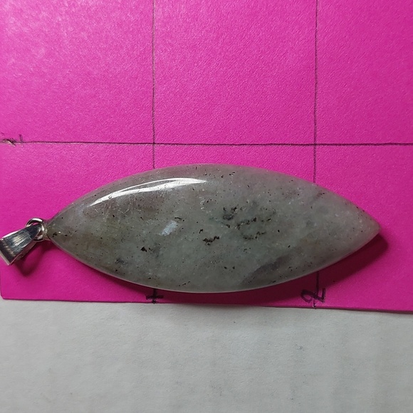 Labradorite stone pendant and Labradorite stone 10mm bead bracelet bundle - Picture 5 of 6